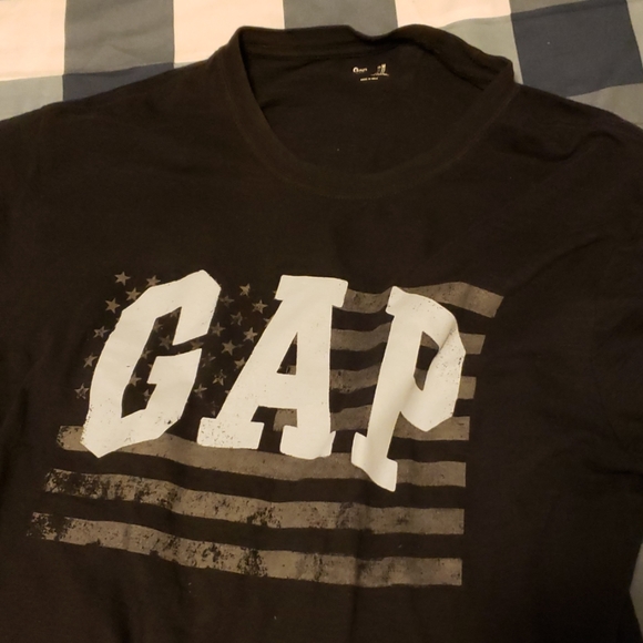 Tshirt - Picture 1 of 4